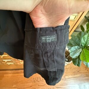 Wrangler Men's Black Cargo Shorts size 46